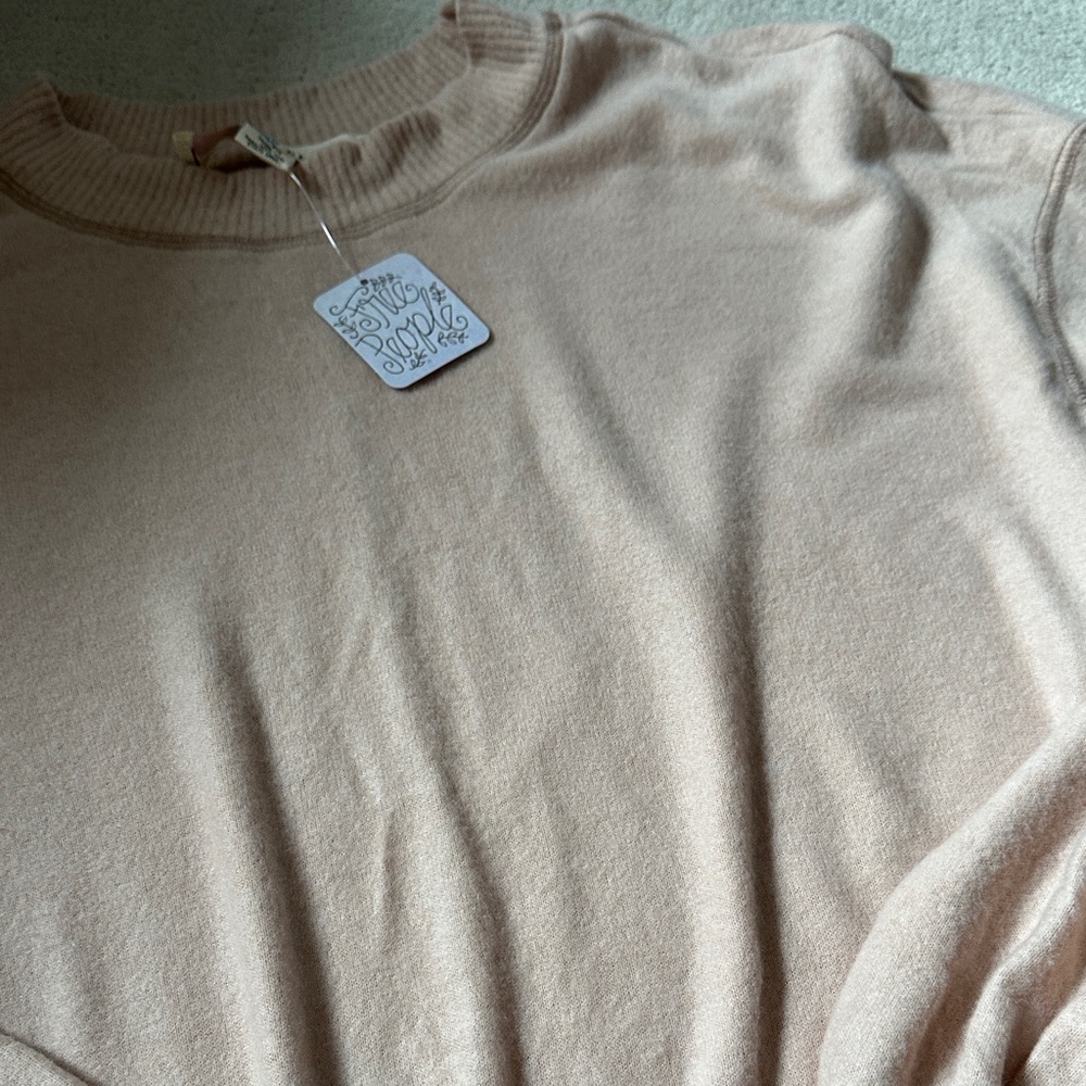 Free People Long Sleeve Sweater! - Picture 7 of 7